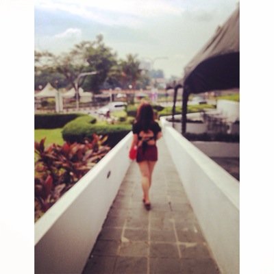 Fashion addict & Shoes lover ♬ Dream it . Wish it . And DO IT !