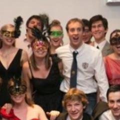 Statisticien à l'Insee, Diplômé de l'Ensai, Ex-Khâgneux B/L au Lycée du Parc à Lyon, Arbitre fédéral de rugby !
