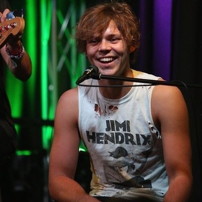 Ashton girl. ✌️
