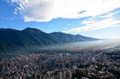 j2mv85's profile picture. Venezolano - Portugués. 100% Salesiano. Ucabista. Lic. en Administración de Empresas