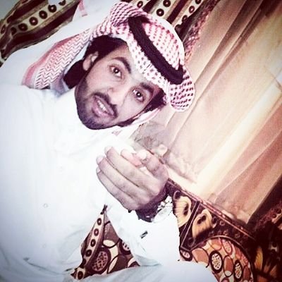 ليت حزن القلب تخفي مواريه..!العيون
وياليت عيني لابكت ماتشاف دموعها..!
