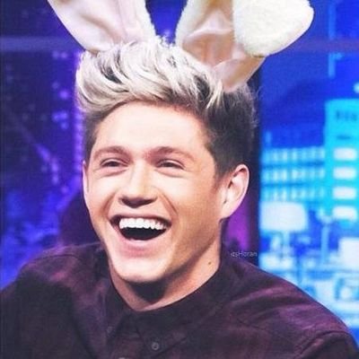 Hallo :3 I'm Taylor but I like being called Tiwwurd :D I'm 13.. I'm a proud Directioner ^o^  *Okay i'm sorry this is krusty, I apologize, i'm new to Twitter* XD