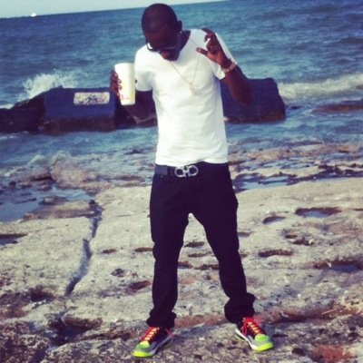 VIBE artist/producer https://t.co/fbnrre2Taw I'm just a #corpboy in a #corpgang looking for my #corpgirl #keepitcorporate follow the homie @corpboy