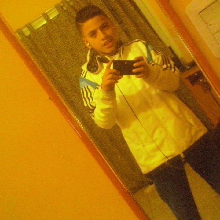 y ahora tu vuelves arrepentida pero ya es tarde no quiero mas tu amor ♪