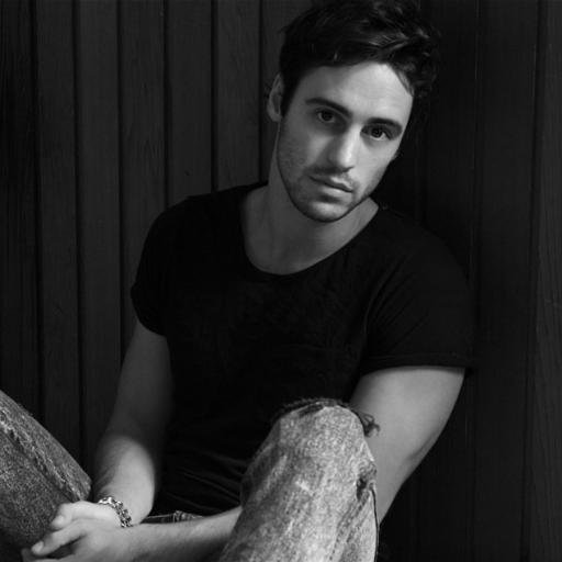 Seth2Hughes's profile picture. (RP DRARRY) 17 yearold-Sophia Unkown Long Lost Twin-Grew up in Orphanage in USA-Reenee Ex-Single Bi