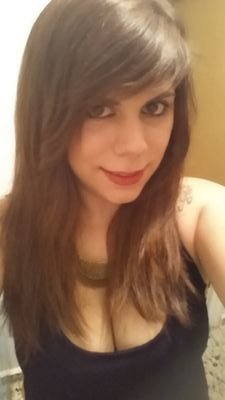 me encanta la gente alegre,divertida y sobre todo sincera.Odio la falsedad,las mentiras//28-9-2012 SIEMPRE//Orgullosa de ser quien soy//Mi familia y el son todo