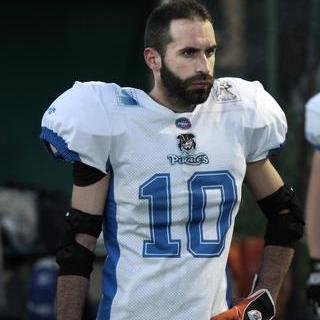 Kicker e Punter dei Savona Pirates AMERICAN FOOTBALL, Amo il Wrestling e gli sport maggiori americani, Amo il mio lavoro (BARMAN) la buona cucina e bere bene