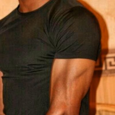 ‏غشمرجي ....ما عرف امدح نفسي  لكني اسوء شخص بجيلي