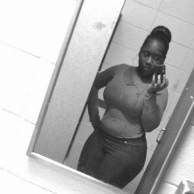 Ghetto_Rose310's profile picture. #TeamSinger #TeamSongwriter #TeamPoetry  #Butterfly #TeamScorpio #TeamMusic Follow Me @F4F @iiFollowBack