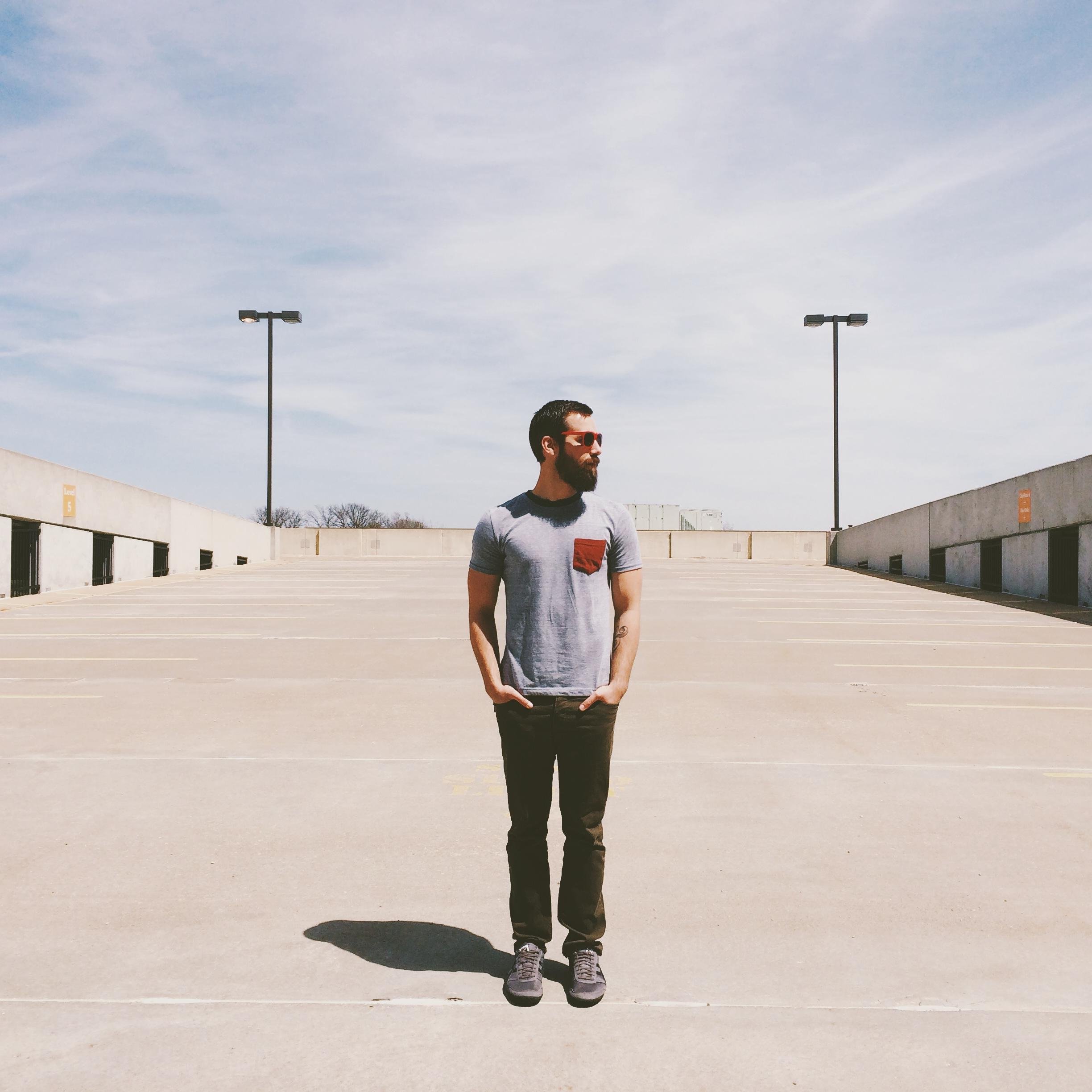 Saint Louis Based Photographer. Rock climber. Video gamer. Fitness Dude.