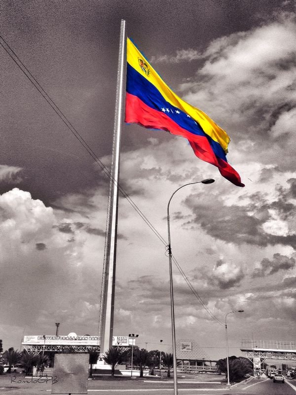 Docente ( UJMV)🖋️madre de dos ❤️💙 y amante de mi Venezuela🇻🇪 no sigo cuentas porno ni revolucionarias  recibirán un block!🚫