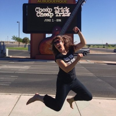 (she/her) I'm an actor/singer/traveler/mom/Cheap Trick fan and group fitness instructor