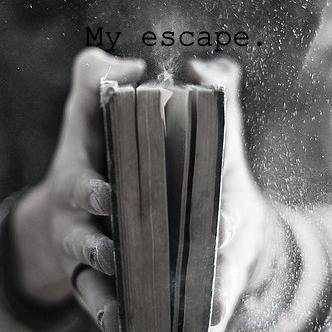 Incomprendida. Soy divergente y no puedo ser controlada, okay? okay. Tributo camino a Panem, Twihard de corazón. Fallen Archangel [hush hush] Smiler. Green Day
