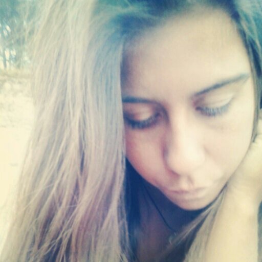 crismontes98's profile picture. OLVIDA el pasado,DISFRUTA  el presente,SUEÑA con el futuro./VIVE la vida sin manual de instruciones/que NADA NI NADIE TE QUITE TU SONRISA