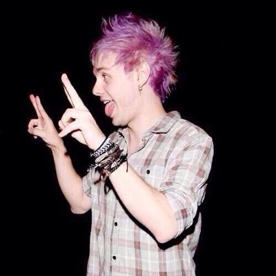 Free follow bc i love you || Follow @5sosft5idiots and i will follow back (i promise)
