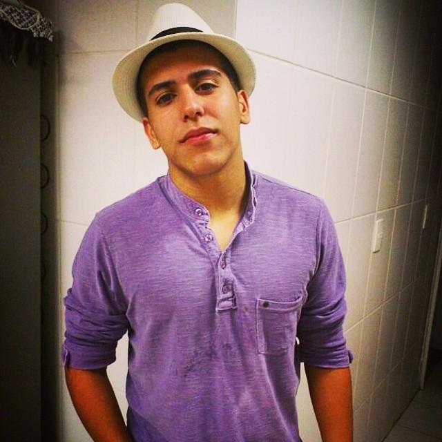 Assim como o lutador, o guerreiro da luz conhece sua imensa força; e jamais luta com quem não merece a honra do combate.