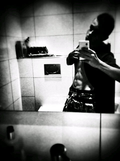 ✗ Als ik in 1 week tijd 1000 volgers heb ga ik in t water springen vanaf een brug!!! Ik zorg dat iemand t filmt en ik zet t op twitter!!!! ✗ @DJBIONICC ✗