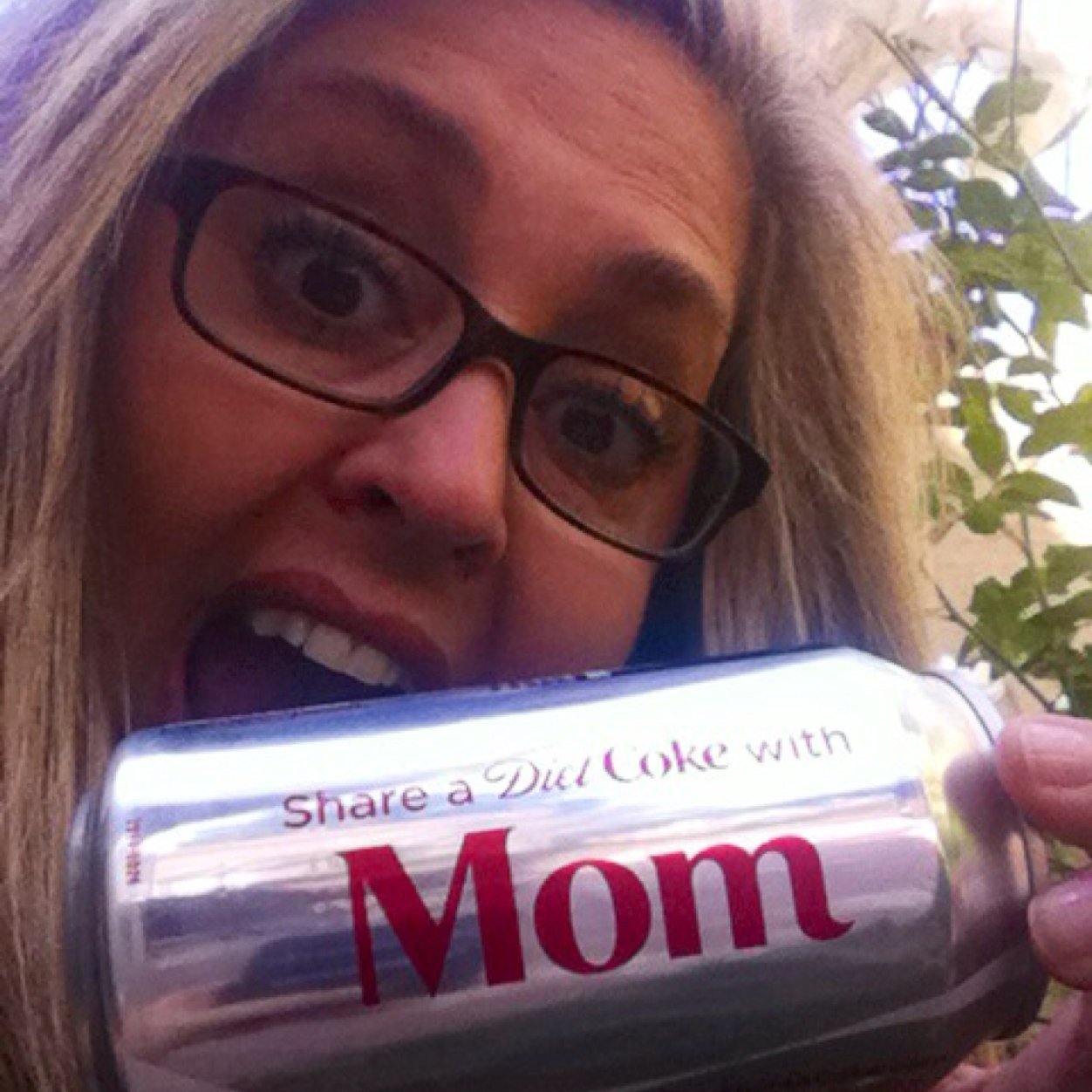 gdeweylu's profile picture. 