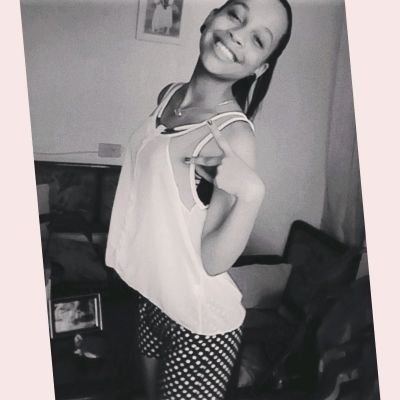 Soy de los que rien en los Momentos Serios.(Smile) #Familiacallejera♥