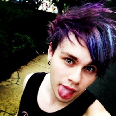 Hi I'm Michael from 5 Seconds Of Summer I change my hair color alot I'm 18 years old
#Male #Bi #Single #RP