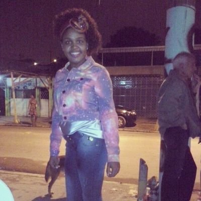 q roxo é esse no seu pescoço? tropecei