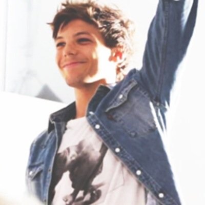 I FOLLOW YOU SO FOLLOW @pezzlinson PLEASE AND RT THIS PLEASE https://t.co/QcWdk5gKcr