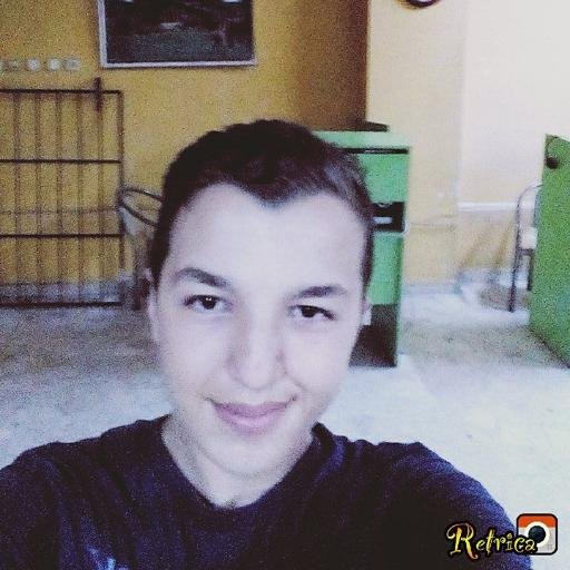 Fazla kişisel yazamam buraya. Hasta, fanatik, deli ve ölürcesine Galatasaray'lı olduğumu bilin yeter. :)