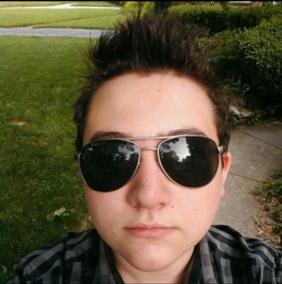 Youtuber, musician, writer, overall funny guy. Come join meh on the interwebs!