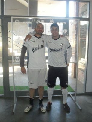 Latinoamericano. Socio e hincha del Quilmes Atletico Club, decano del fútbol argentino.