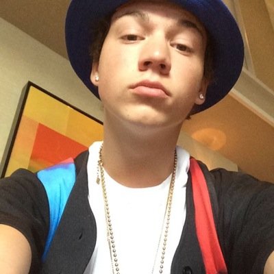 Follow @sensualcaniff_ since she gave you this free follow & rt the link in her bio ! shes active, follows back & will help you w/ Jacob, just ask ! (: