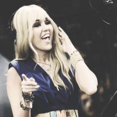 I'M LOVATIC.