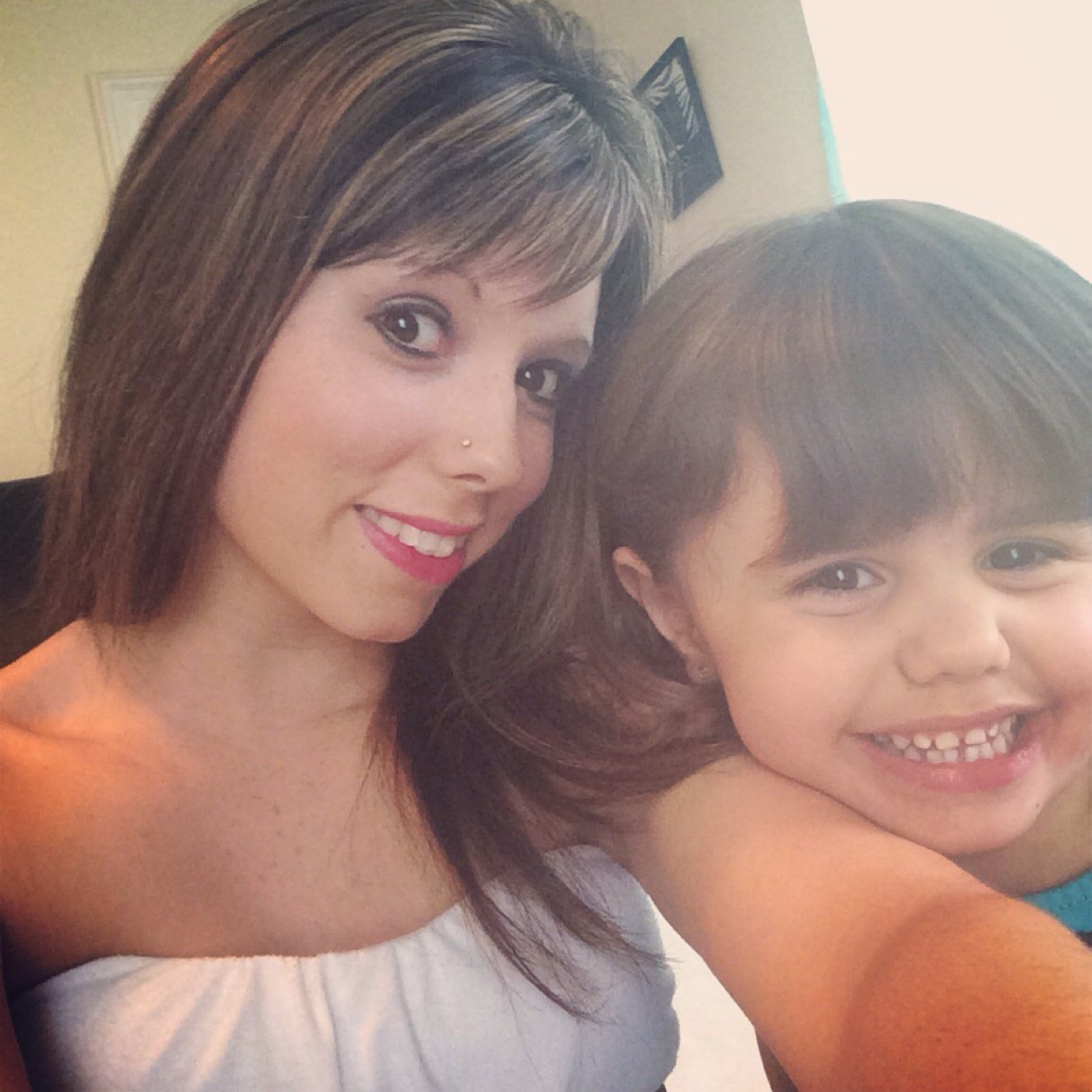 Mother of three beautiful girls! I ❤️ to hang with my friends and family there simply all amazing! My Motto: Through every dark night there is a brighter day!