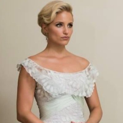 _OnlyOneChance's profile picture. I'm a sculpture artist and a nurse. I'm a country girl and a city girl. I have an older sister named Anna. {|Single|RP|OC|MV|Artist|Literate|}