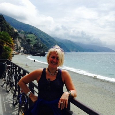 love travelling and languages