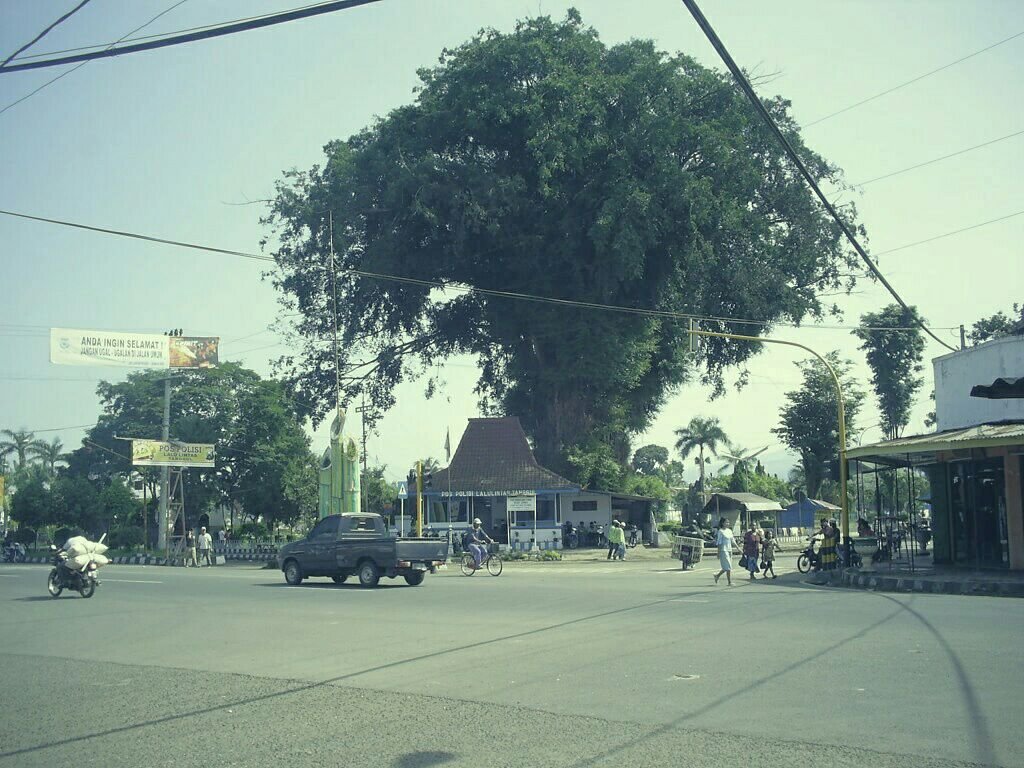 Arek Jember gak ngerti Tanggul yo kebacut. Onok opo2 mensyen ae @tanggulberisik rek :*