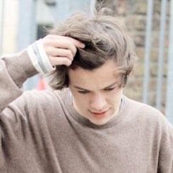 free follow ! follow @vogueforliam