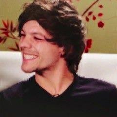 necesito a un louis en mi maldita y triste vida.