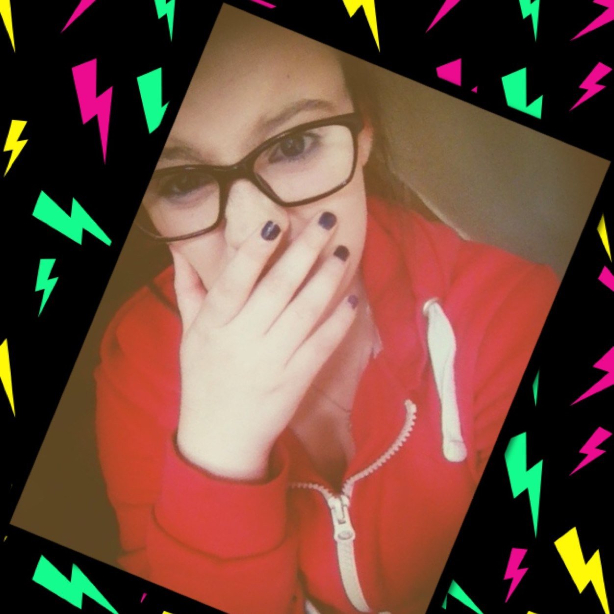 Please Follow ' @_WishUponAStar5 ' ♡ Im in a fandom.. We do weird shit sometimes! ;) Directioner❤|5SOSFAM❤| 0/5+0/4! I follow back !❤