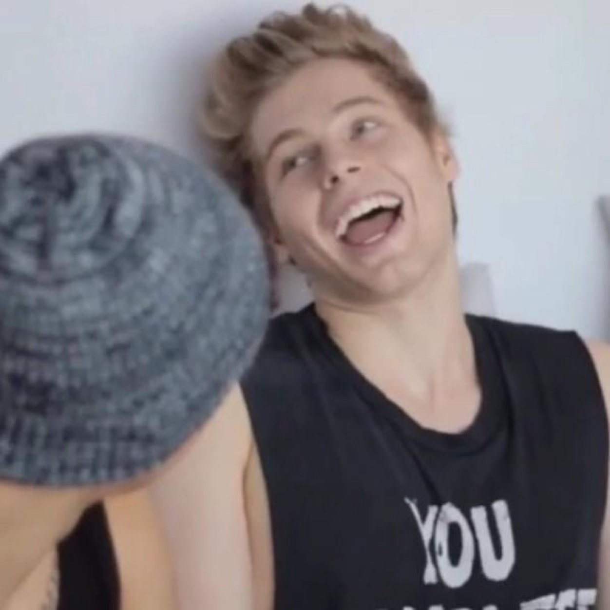 5 Seconds of Summer is life tho