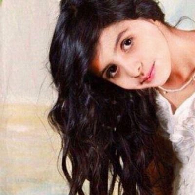 ‏‏‏‏حبيبتان إلى الله , لو انّنا نعي
ذلك بـ قلوبنا لم تفتر ألسنتنا عنها
سبحان الله  وبحمده , سبحان الله 
العظيمّ .