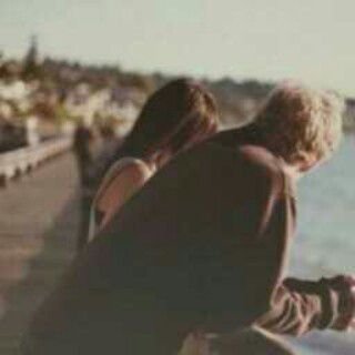 ”وجعلتُ من صدري في عشقِ ثغرُك معبداً،حبٌ جميل عشتهُ وأضااعني حين إبتدا”..