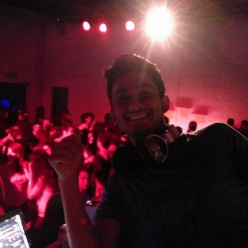 Victor Andres Medina Urbina  CONTACTOS : MOVIL : +56954498983 http://t.co/eaLToI5no5
