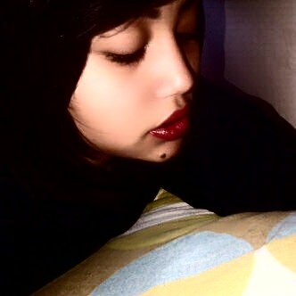 ilahm_julie's profile picture. *I love making people realise their full potential *if I don't spend 30min/per day on myself I go insane *i stare at myself in the mirror *i love music