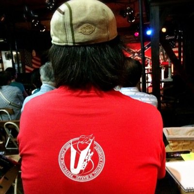 最近はキャンプと馬、政治の話題が多いです。茨城県牛久での地域音楽活動を支援する地域団体のアカウントでした。2009、2010年 牛久大仏でのLIVEを実施。 2011年の震災復興支援LIVEを最後に中断。2017年夏のかっぱ祭りの日に駅前LIVE限定復活。中の人は元アニメライター、元映像Pだったかも。