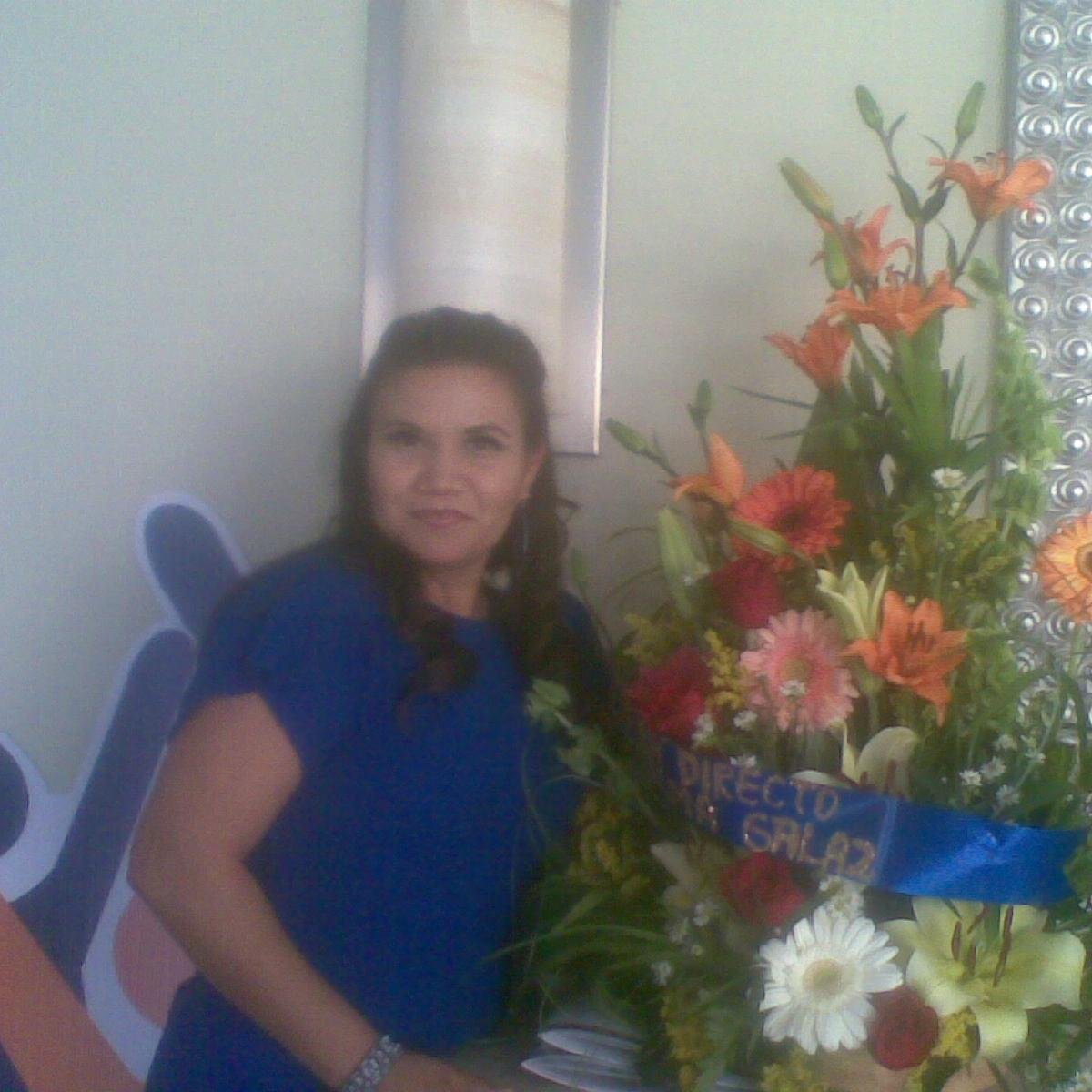 Amo a mis hijos y son una mujer muy dedicada en todo lo que me propongo hacer.