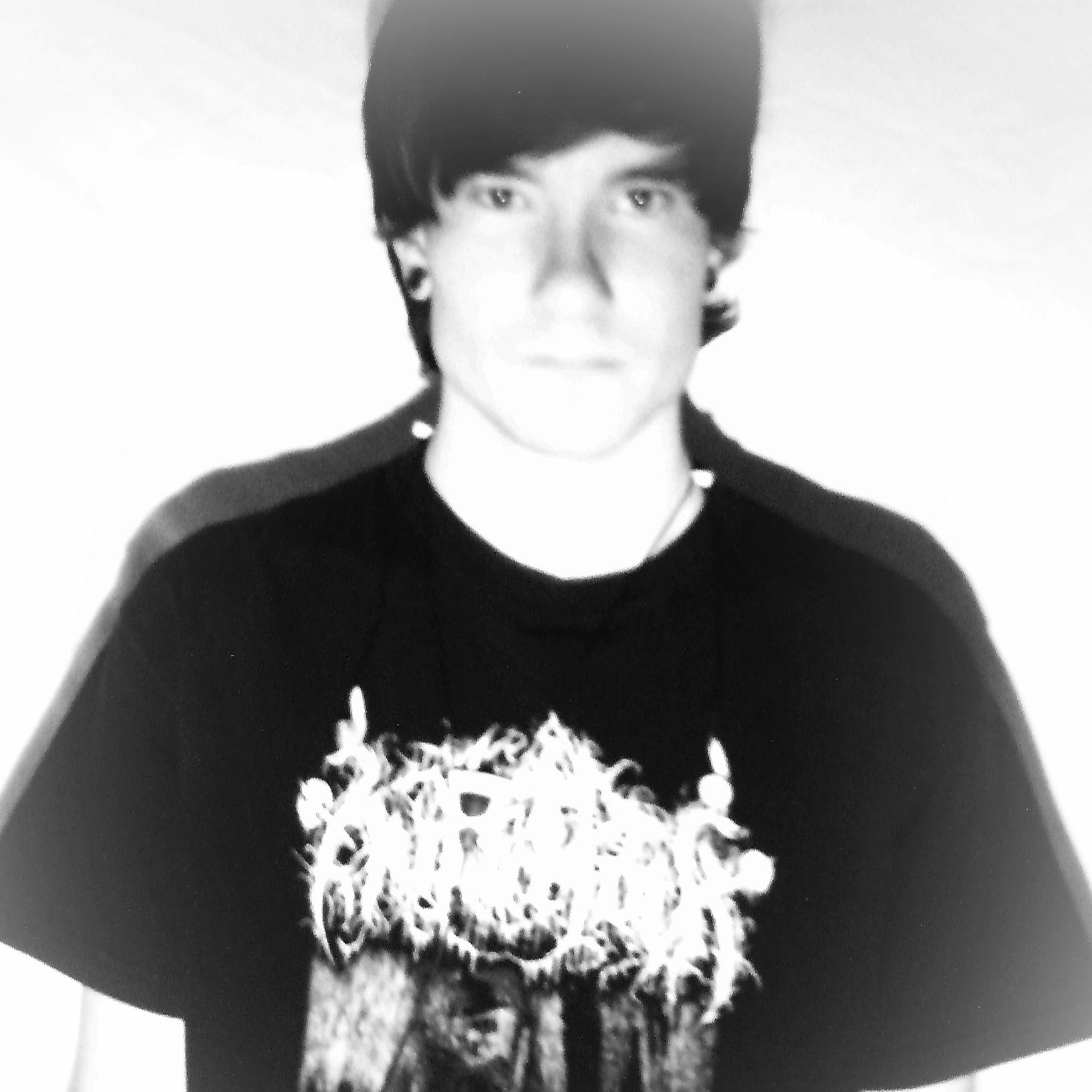 PapaRoach6233's profile picture. 