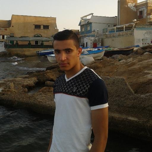 طالب  20 سنة ساكن الجزائر