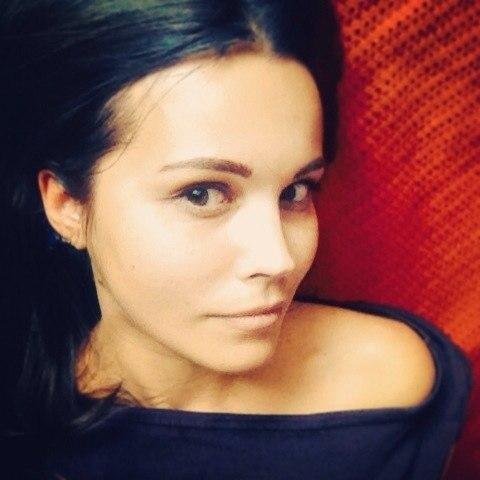 Духи говорят о женщине больше, чем ее почерк.