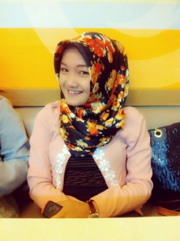 Muliajuliana's profile picture. Midwife and family