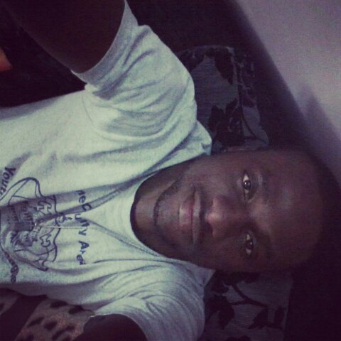 am a footballer .....Skype mi  yusuf.holuwhafemie   or my instagram @usufholuwhafemie